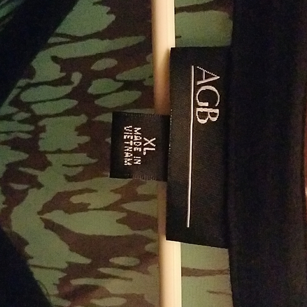 Top - Picture 2 of 3